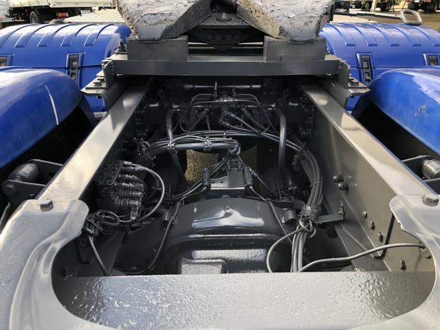 スウェーデンその他 　スカニア　Ｇ４９０　ダブルトラクタ　４９０馬力　ＮＲ付　３軸２デフ　ベッド付　リヤエアサス　ＪＯＳＴ製カプラ　第５輪荷重２５ｔ　１２速ＡＴ（25枚目）