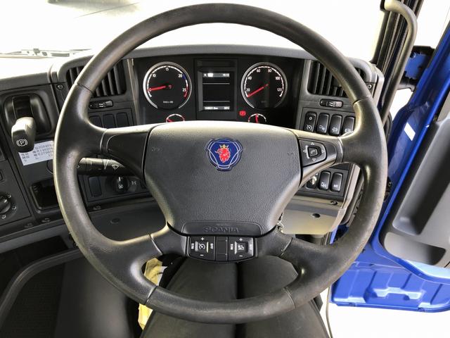 スウェーデンその他 　スカニア　Ｇ４９０　ダブルトラクタ　４９０馬力　ＮＲ付　３軸２デフ　ベッド付　リヤエアサス　ＪＯＳＴ製カプラ　第５輪荷重２５ｔ　１２速ＡＴ（43枚目）