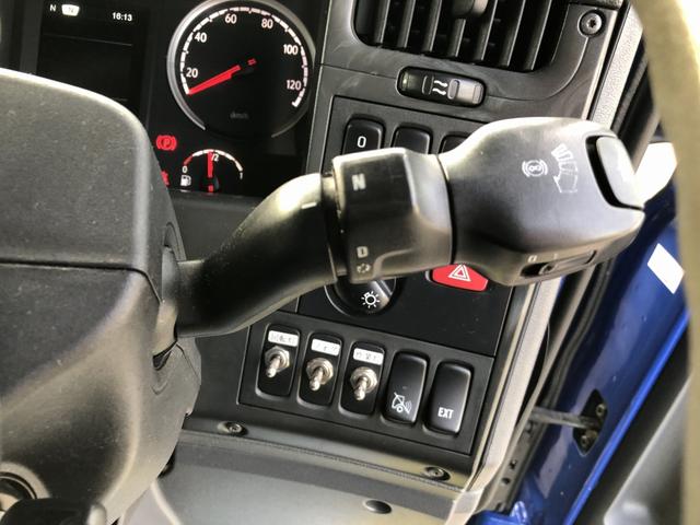 スウェーデンその他 　スカニア　Ｇ４９０　ダブルトラクタ　４９０馬力　ＮＲ付　３軸２デフ　ベッド付　リヤエアサス　ＪＯＳＴ製カプラ　第５輪荷重２５ｔ　１２速ＡＴ（50枚目）