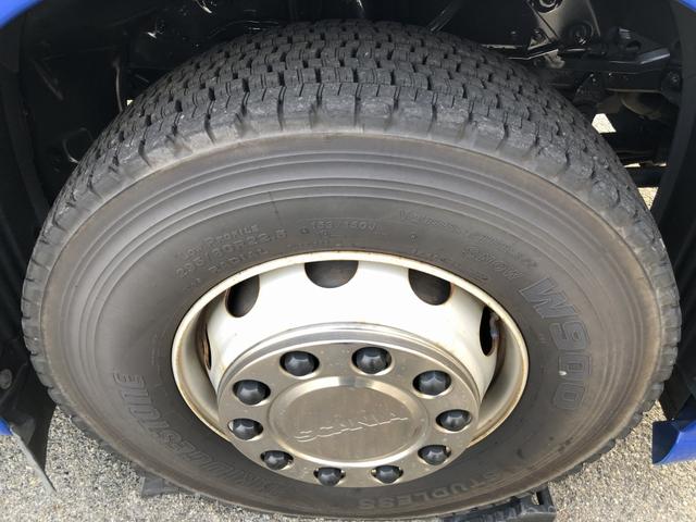 スウェーデンその他 　スカニア　Ｇ４９０　ダブルトラクタ　４９０馬力　ＮＲ付　３軸２デフ　ベッド付　リヤエアサス　ＪＯＳＴ製カプラ　第５輪荷重２５ｔ　１２速ＡＴ（58枚目）