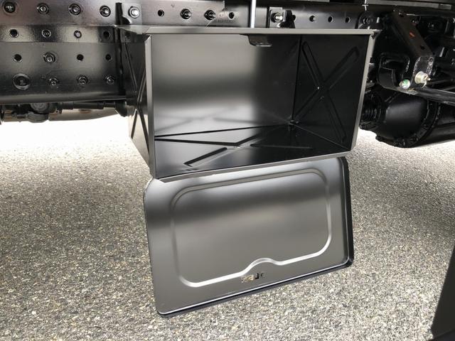 キャンター 　カスタム仕様　４段クレーン付　３．８トン積載　古河ユニック製　警報仕様　超ワイド角足アウトリガ　ワイド　ロング　全低床　木製あおり３方開　１７５馬力（46枚目）