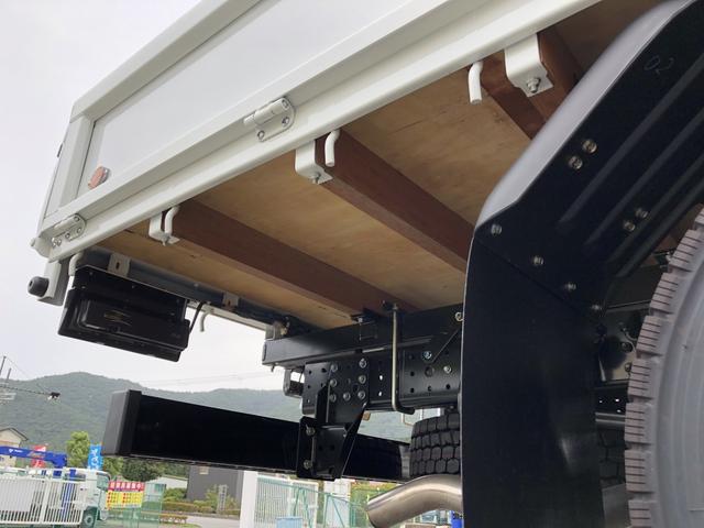 キャンター 　カスタム仕様　４段クレーン付　３．８トン積載　古河ユニック製　警報仕様　超ワイド角足アウトリガ　ワイド　ロング　全低床　木製あおり３方開　１７５馬力（50枚目）