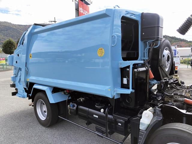 キャンター 　プレス式パッカー　５．９ｍ３　極東開発工業製　プレスパック　連続積込　汚水タンク付　リヤシャッター式扉　３０５０ｋｇ積載　ワイド幅　１１尺ミドル（40枚目）