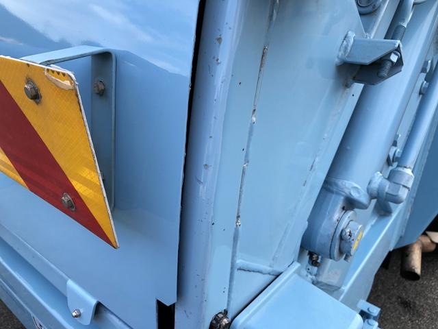 キャンター 　プレス式パッカー　５．９ｍ３　極東開発工業製　プレスパック　連続積込　汚水タンク付　リヤシャッター式扉　３０５０ｋｇ積載　ワイド幅　１１尺ミドル（73枚目）