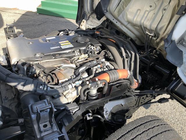 エルフトラック 　中温冷凍車　－５℃設定　東プレ製　スタンバイ機能付　左右スライドドア　リヤ３枚観音式扉　標準幅　ロング　２トン積載　４．４ｍボディ　アドブルー不要　６速ＭＴ（10枚目）