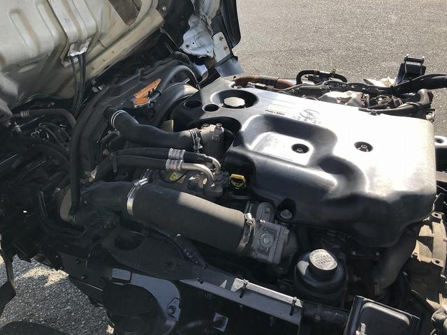 エルフトラック 　中温冷凍車　－５℃設定　東プレ製　スタンバイ機能付　左右スライドドア　リヤ３枚観音式扉　標準幅　ロング　２トン積載　４．４ｍボディ　アドブルー不要　６速ＭＴ（12枚目）