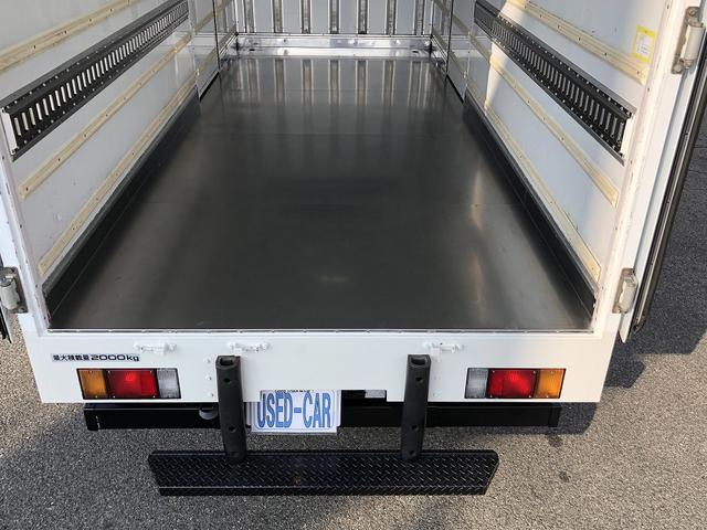 エルフトラック 　中温冷凍車　－５℃設定　東プレ製　スタンバイ機能付　左右スライドドア　リヤ３枚観音式扉　標準幅　ロング　２トン積載　４．４ｍボディ　アドブルー不要　６速ＭＴ（22枚目）