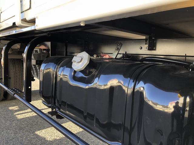 エルフトラック 　中温冷凍車　－５℃設定　東プレ製　スタンバイ機能付　左右スライドドア　リヤ３枚観音式扉　標準幅　ロング　２トン積載　４．４ｍボディ　アドブルー不要　６速ＭＴ（37枚目）