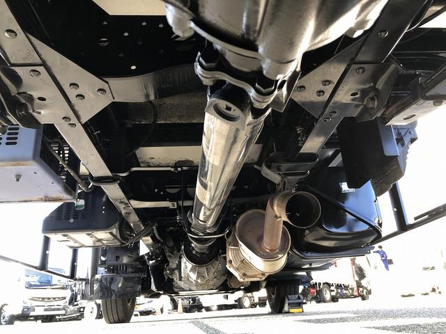 エルフトラック 　中温冷凍車　－５℃設定　東プレ製　スタンバイ機能付　左右スライドドア　リヤ３枚観音式扉　標準幅　ロング　２トン積載　４．４ｍボディ　アドブルー不要　６速ＭＴ（42枚目）