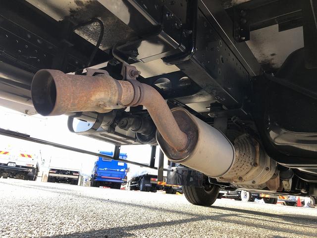 エルフトラック 　中温冷凍車　－５℃設定　東プレ製　スタンバイ機能付　左右スライドドア　リヤ３枚観音式扉　標準幅　ロング　２トン積載　４．４ｍボディ　アドブルー不要　６速ＭＴ（46枚目）