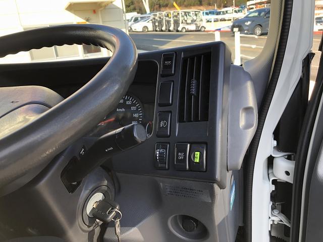 エルフトラック 　中温冷凍車　－５℃設定　東プレ製　スタンバイ機能付　左右スライドドア　リヤ３枚観音式扉　標準幅　ロング　２トン積載　４．４ｍボディ　アドブルー不要　６速ＭＴ（50枚目）