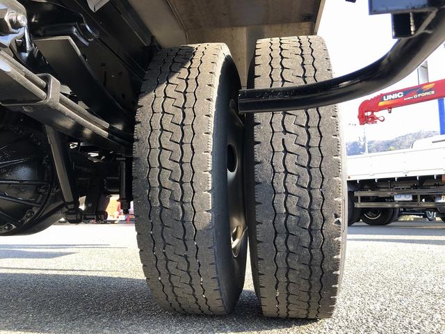 エルフトラック 　中温冷凍車　－５℃設定　東プレ製　スタンバイ機能付　左右スライドドア　リヤ３枚観音式扉　標準幅　ロング　２トン積載　４．４ｍボディ　アドブルー不要　６速ＭＴ（67枚目）