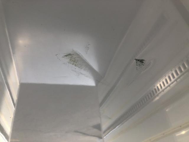 エルフトラック 　中温冷凍車　－５℃設定　東プレ製　スタンバイ機能付　左右スライドドア　リヤ３枚観音式扉　標準幅　ロング　２トン積載　４．４ｍボディ　アドブルー不要　６速ＭＴ（71枚目）