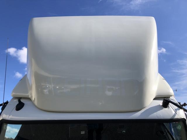 ファイター 　アルミウイング　２７５０ｋｇ積載　ワイド幅　ベッド付　パブコ製　アルミブロック２方開　ラッシングレール２段　リヤエアサス　２２０馬力　リヤ観音式扉（32枚目）