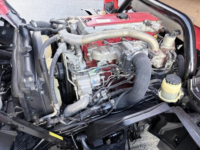 デュトロ 　３段横置きクレーン付　平ボディ　古河ユニック製　パートタイム４ＷＤ　２．６ｔ積載　４．３ｍボディ　標準幅　ロング　高床　木製あおり３方開　アドブルー不要（10枚目）