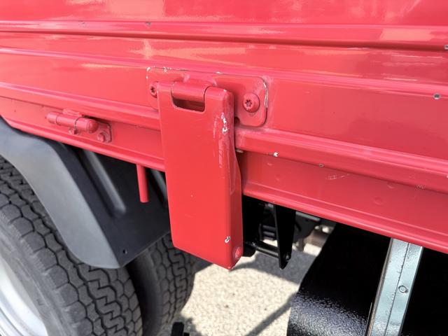 デュトロ 　３段横置きクレーン付　平ボディ　古河ユニック製　パートタイム４ＷＤ　２．６ｔ積載　４．３ｍボディ　標準幅　ロング　高床　木製あおり３方開　アドブルー不要（32枚目）