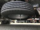 　平ボディ　Ｗキャブ　垂直パワーゲート付　ＡＴ車　６人乗り　リヤエアコン付　４ナンバー　標準幅　１０尺　全低床　２トン積載　木製あおり２方開（71枚目）