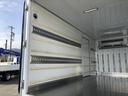 　中温冷凍車　－５℃設定　東プレ製　スタンバイ機能付　左右スライドドア　リヤ３枚観音式扉　標準幅　ロング　２トン積載　４．４ｍボディ　アドブルー不要　６速ＭＴ（18枚目）