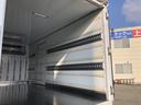 　中温冷凍車　－５℃設定　東プレ製　スタンバイ機能付　左右スライドドア　リヤ３枚観音式扉　標準幅　ロング　２トン積載　４．４ｍボディ　アドブルー不要　６速ＭＴ（20枚目）