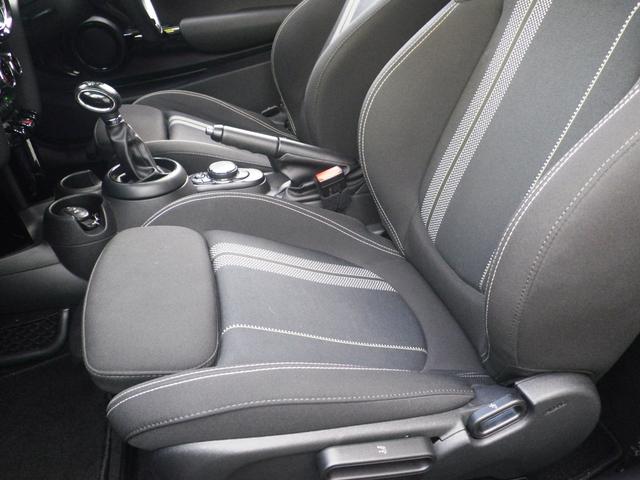 ＭＩＮＩ クーパーＳ　ビルシュタイン車高調／デイライト／純正ブラック１７インチアルミ／ＨＤＤナビ／ミラーＥＴＣ／ブルートゥース／ＵＳＢ／ＡＵＸ／ディスプレイリングライト／オートライト／コンフォートアクセス（20枚目）