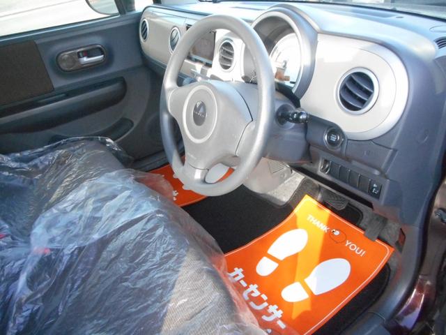 アルトラパン Ｇ　ナビ　フルセグＴＶ　Ｂｌｕｅｔｏｏｔｈオーディオ　ＣＤ　ＤＶＤ　ＵＶカットプライバシーガラス　スマートキー　盗難防止セキュリティ　ブレーキアシスト（3枚目）
