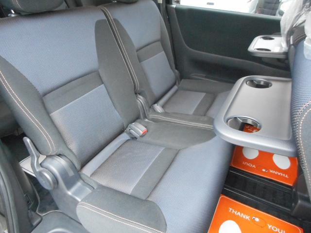 セレナ ハイウェイスター　両側パワースライドドア　ナビ　ＴＶ　ＣＤ　ＤＶＤバックカメラ　ＵＶカットプライバシーガラス　ＨＩＤ　フォグランプ　アルミ（9枚目）