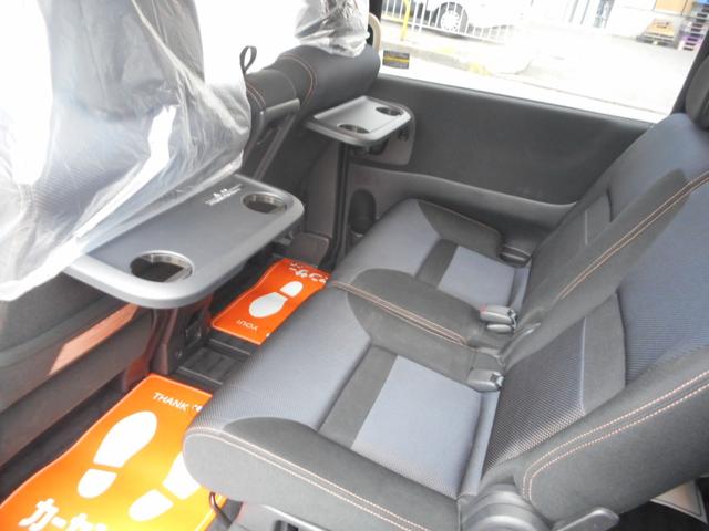 セレナ ハイウェイスター　両側パワースライドドア　ナビ　ＴＶ　ＣＤ　ＤＶＤバックカメラ　ＵＶカットプライバシーガラス　ＨＩＤ　フォグランプ　アルミ（16枚目）