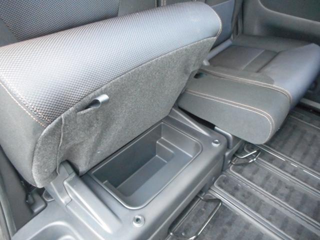 セレナ ハイウェイスター　両側パワースライドドア　ナビ　ＴＶ　ＣＤ　ＤＶＤバックカメラ　ＵＶカットプライバシーガラス　ＨＩＤ　フォグランプ　アルミ（17枚目）