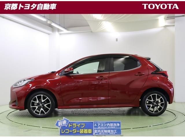 ヤリス Ｚ　サイドＳＲＳ　ＡＡＣ　バックモニタ　スマキー　横滑防止装置　キーフリー　アルミ　ＬＥＤランプ　パワーウインドウ　定期点検記録簿　助手席エアバック　クルコン　エアバッグ　パワーステアリング　ナビ　ＥＴＣ（2枚目）