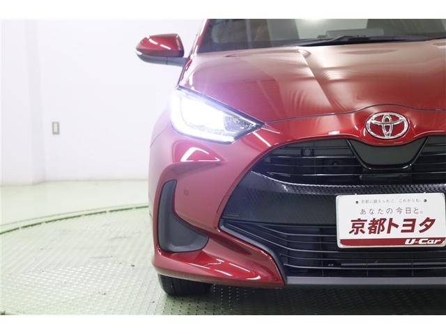 ヤリス Ｚ　サイドＳＲＳ　ＡＡＣ　バックモニタ　スマキー　横滑防止装置　キーフリー　アルミ　ＬＥＤランプ　パワーウインドウ　定期点検記録簿　助手席エアバック　クルコン　エアバッグ　パワーステアリング　ナビ　ＥＴＣ（9枚目）