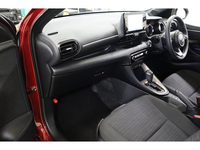 ヤリス Ｚ　サイドＳＲＳ　ＡＡＣ　バックモニタ　スマキー　横滑防止装置　キーフリー　アルミ　ＬＥＤランプ　パワーウインドウ　定期点検記録簿　助手席エアバック　クルコン　エアバッグ　パワーステアリング　ナビ　ＥＴＣ（30枚目）