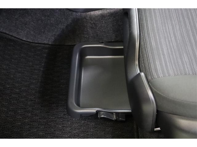 ヤリス Ｚ　サイドＳＲＳ　ＡＡＣ　バックモニタ　スマキー　横滑防止装置　キーフリー　アルミ　ＬＥＤランプ　パワーウインドウ　定期点検記録簿　助手席エアバック　クルコン　エアバッグ　パワーステアリング　ナビ　ＥＴＣ（32枚目）