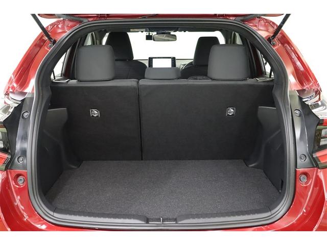 ヤリス Ｚ　サイドＳＲＳ　ＡＡＣ　バックモニタ　スマキー　横滑防止装置　キーフリー　アルミ　ＬＥＤランプ　パワーウインドウ　定期点検記録簿　助手席エアバック　クルコン　エアバッグ　パワーステアリング　ナビ　ＥＴＣ（34枚目）