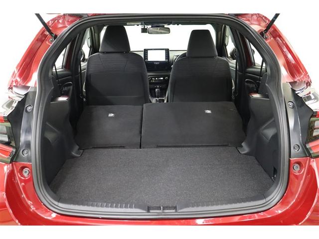 ヤリス Ｚ　サイドＳＲＳ　ＡＡＣ　バックモニタ　スマキー　横滑防止装置　キーフリー　アルミ　ＬＥＤランプ　パワーウインドウ　定期点検記録簿　助手席エアバック　クルコン　エアバッグ　パワーステアリング　ナビ　ＥＴＣ（36枚目）