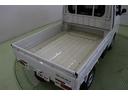 隅々までたっぷり効率よく積める大荷室です。後方だけでも、側面だけでもオープンできます。状況に応じて積込や荷下ろし作業の方向が自由に出来ます。