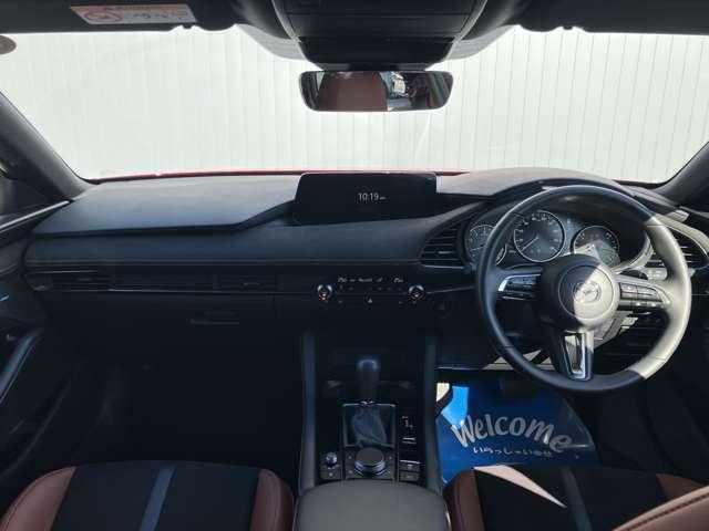 ＭＡＺＤＡ３ファストバック ２．０　２０Ｓ　レトロスポーツエディション　試乗車ＵＰ　禁煙車　歩行者検知ブレーキ（3枚目）