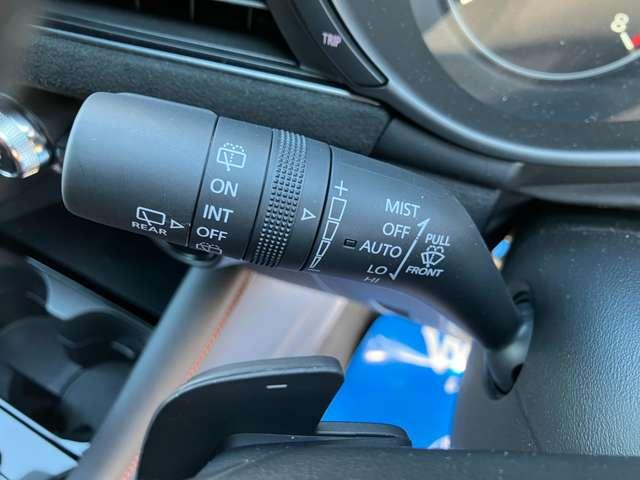 ＭＡＺＤＡ３ファストバック ２．０　２０Ｓ　レトロスポーツエディション　試乗車ＵＰ　禁煙車　歩行者検知ブレーキ（17枚目）