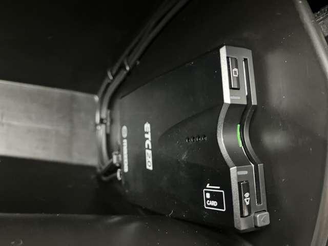 �������H�̗��������A�X���[�Y�ɒʉ߂ł���A�d�s�b�ԍڊ�𑕔����Ă��܂��B