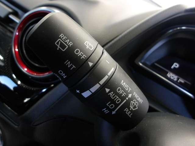 �J�ʂɉ����Ď����ō쓮����֗��ȃZ���T�[�I�[�g�@�\��I���\�B