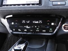 オートエアコンは温度を設定すれば自動で快適な状態をキープしてくれるので運転中の温度操作が減り安全面でも安心ですね。 5