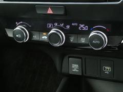 オートエアコンは温度を設定すれば自動で快適な状態をキープしてくれるので運転中の温度操作が減り安全面でも安心ですね。 7