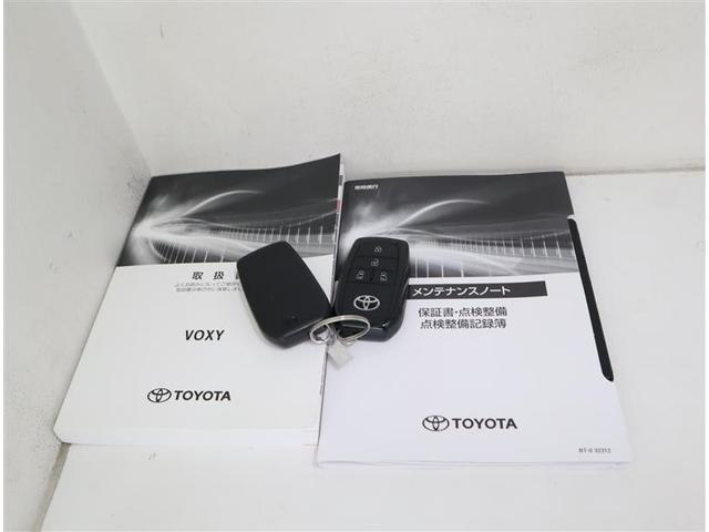 ヴォクシー Ｓ－Ｚ　フルセグ　メモリーナビ　ＤＶＤ再生　ミュージックプレイヤー接続可　バックカメラ　衝突被害軽減システム　ＥＴＣ　ドラレコ　両側電動スライド　ＬＥＤヘッドランプ　乗車定員７人　３列シート　ワンオーナー（40枚目）