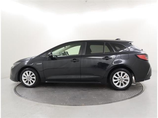 カローラツーリング ハイブリッド　Ｓ　フルセグ　メモリーナビ　ミュージックプレイヤー接続可　バックカメラ　衝突被害軽減システム　ＥＴＣ　ＬＥＤヘッドランプ　ワンオーナー　記録簿（3枚目）