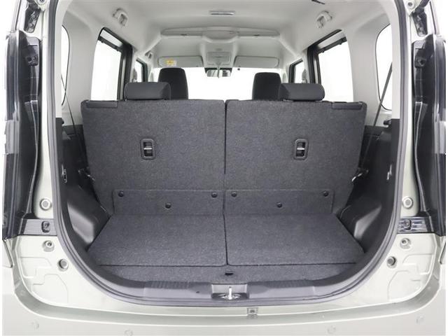 後席シートを倒して大きな荷物も積めます