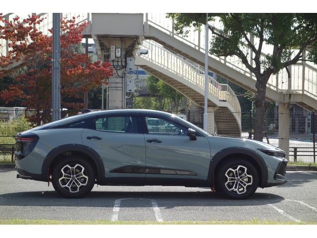 クラウンクロスオーバー RS ランドスケープ 期間限定販売/専用色ブラック・アーバンカーキ/リベット止めオーバーフェンダー/レッドマッドガード/トーイングヒッチ/専用デザインアルミ/オールテレインタイヤ/走行320K/ディーラー保証(7枚目)