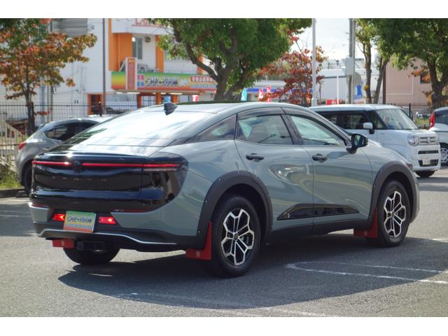 クラウンクロスオーバー RS ランドスケープ 期間限定販売/専用色ブラック・アーバンカーキ/リベット止めオーバーフェンダー/レッドマッドガード/トーイングヒッチ/専用デザインアルミ/オールテレインタイヤ/走行320K/ディーラー保証(9枚目)