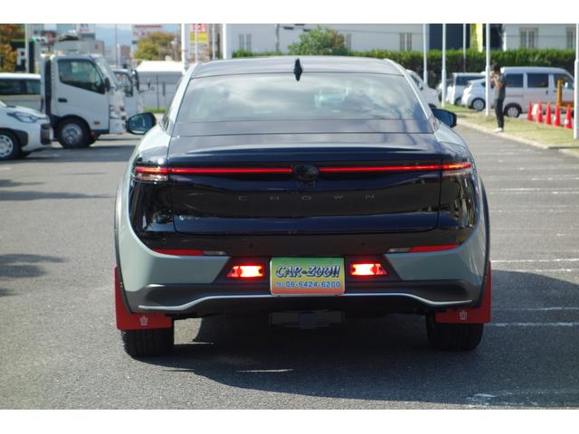 クラウンクロスオーバー RS ランドスケープ 期間限定販売/専用色ブラック・アーバンカーキ/リベット止めオーバーフェンダー/レッドマッドガード/トーイングヒッチ/専用デザインアルミ/オールテレインタイヤ/走行320K/ディーラー保証(10枚目)