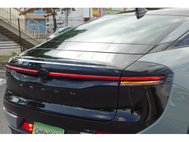 クラウンクロスオーバー RS ランドスケープ 期間限定販売/専用色ブラック・アーバンカーキ/リベット止めオーバーフェンダー/レッドマッドガード/トーイングヒッチ/専用デザインアルミ/オールテレインタイヤ/走行320K/ディーラー保証(24枚目)