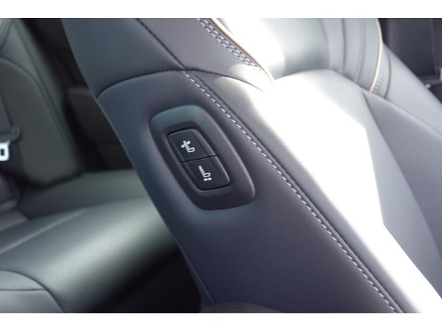 クラウンクロスオーバー RS ランドスケープ 期間限定販売/専用色ブラック・アーバンカーキ/リベット止めオーバーフェンダー/レッドマッドガード/トーイングヒッチ/専用デザインアルミ/オールテレインタイヤ/走行320K/ディーラー保証(32枚目)