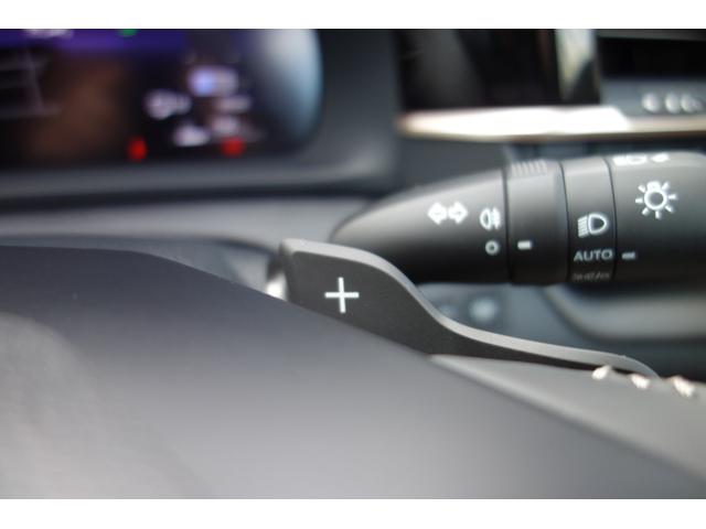 クラウンクロスオーバー RS ランドスケープ 期間限定販売/専用色ブラック・アーバンカーキ/リベット止めオーバーフェンダー/レッドマッドガード/トーイングヒッチ/専用デザインアルミ/オールテレインタイヤ/走行320K/ディーラー保証(42枚目)